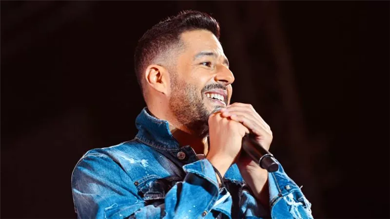 إحتفالا بعيد الفطر   الصور الكاملة .. حماقى يتألق بحفل ضخم فى دمياط الجديدة بحضور جماهيرى من محافظات وجه بحرى