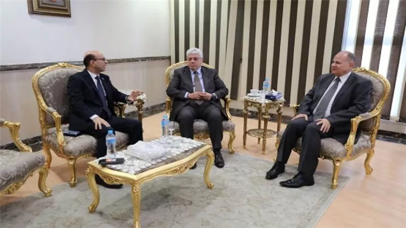 وزير التعليم العالي يفتتح المركز الجامعي للتطوير المهني بجامعة أسيوط (صور)