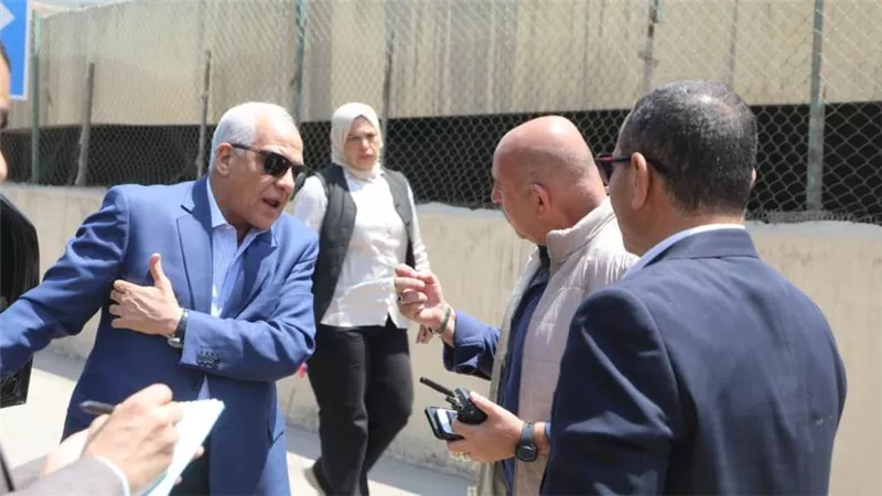 محافظ الجيزة يتابع الحالة العامة للنظافة بمحاور المنصورية 