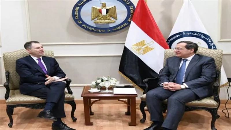وزير البترول يستقبل السفير الإسباني بالقاهرة لبحث التغيرات في صناعة الطاقة