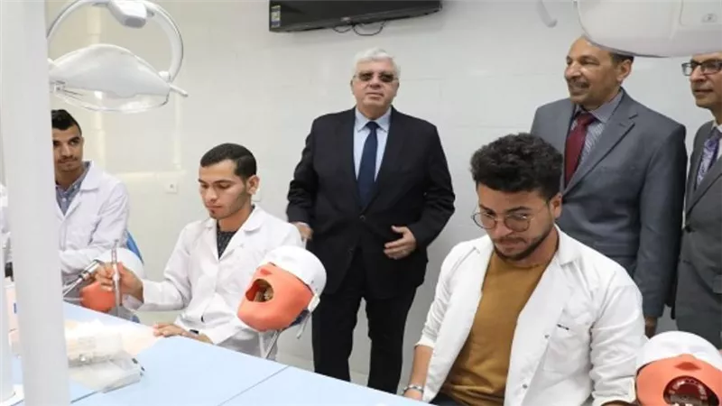 وزير التعليم العالي يتفقد جامعة سفنكس لمُتابعة انتظام سير العملية التعليمية (صور)