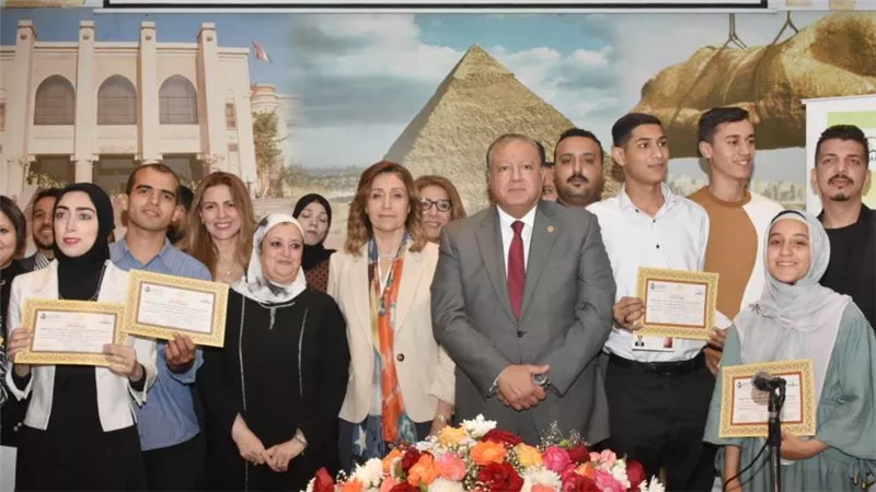 وزيرة الثقافة تسلم جوائز مسابقة 