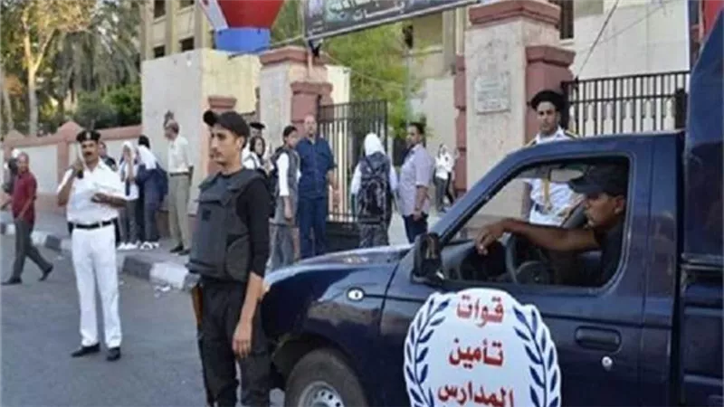 لتوفير أجواء آمنة للطلاب.. انتشار أمني بمحيط المدارس لتأمين الامتحانات 
