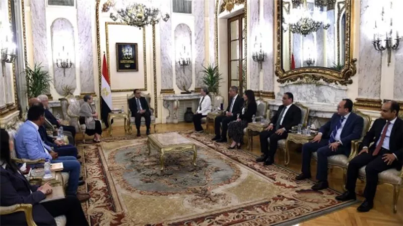 رئيس الوزراء يبحث مع الأميرة عالية بنت الحسين فرص تعزيز تعاون مصر والأردن (صور)