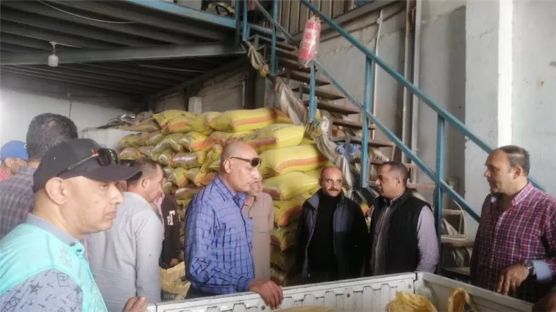 ضبط نصف طن من القمح المحلي داخل مصنع للأعلاف ببرما 