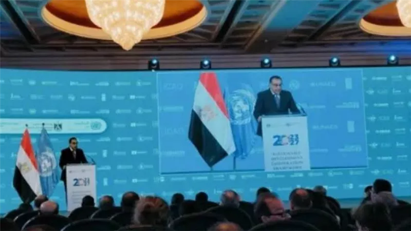 رئيس الوزراء: الحكومة ملتزمة بتحسين بيئة الأعمال والقضاء على البيروقراطية