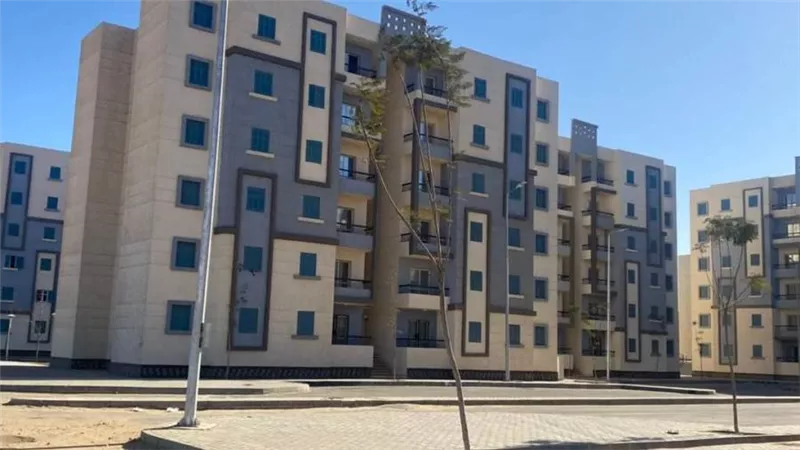 وزير الإسكان يتابع موقف تنفيذ وحدات 