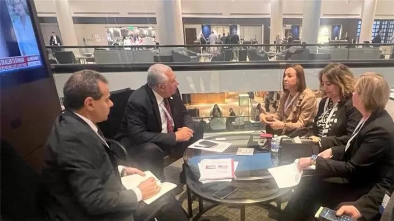 وزير الزراعة يبحث مع المدير التنفيذي للشركة الدولية لسلامة المحاصيل “كروب لايف