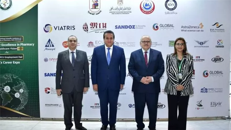 وزير الصحة ورئيس جامعة القاهرة يفتتحان مؤتمر كلية الصيدلة 