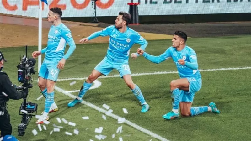 مانشستر سيتي يكتسح إيفرتون بثلاثية ويعزز صدارته للدوري الإنجليزي