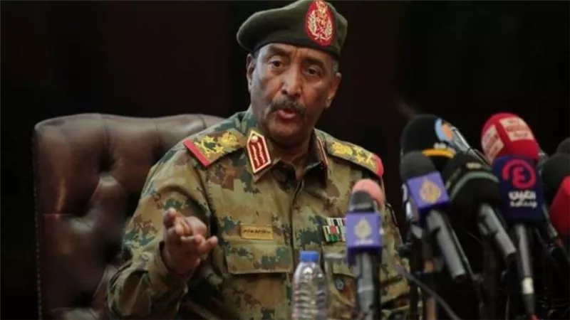 بعد محافظ البنك المركزي.. البرهان يقيل وزير الداخلية المكلف من منصبه