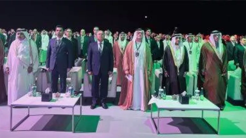 وزير النقل يستعرض مشروع القطار الكهربائي السريع بمؤتمر الشرق الأوسط للسكك الحديدية