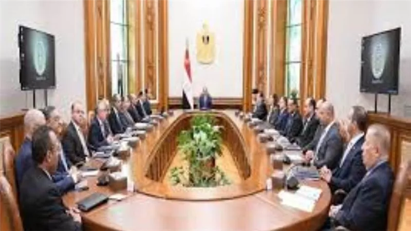 الرئيس السيسي يوافق على 22 قراراً تاريخياً لتشجيع الاستثمار في مصر