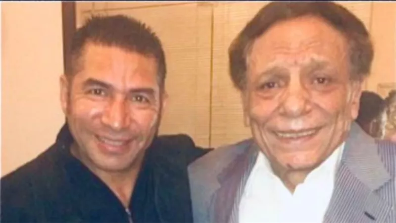 مفرح مفضل يهنىء الزعيم عادل إمام بعيد ميلاده :