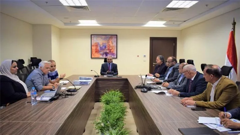 نائب وزير الإسكان يتابع أنشطة مشروع تعزيز استدامة خدمات مياه الشرب والصرف بالصعيد (صور)
