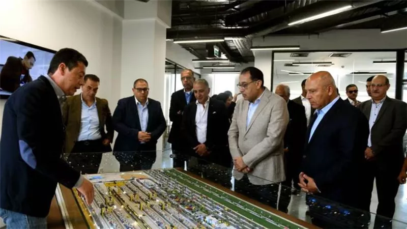 رئيس الوزراء يتفقد ميناء السادس من أكتوبر الجاف بعد تشغيله تجريبيًا