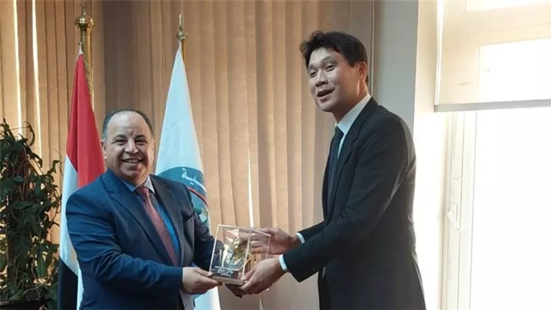 وزير المالية خلال لقائه هونج جين ووك: نواصل العمل لحل مشكلات الشركات الكورية في مصر 