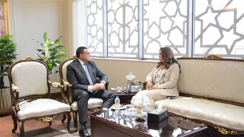   لإزالةالتعديات.. وزير التنمية المحلية يتابع مع محافظ دمياط معدلات توريد القمح والموجة الـ ٢١ 