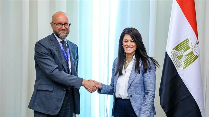 د. رانيا المشاط وزيرة التعاون الدولي تبحث مع نائبي رئيس البنك الآسيوي للاستثمار في البنية التحتية وضع استراتيجية مستقبلية للتعاون الإنمائي