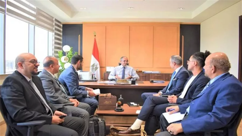 نائب وزير الإسكان يجتمع بمسئولي شركات ألمانية متخصصة في مجال خدمات وصناعات مياه الشرب والصرف (صور)