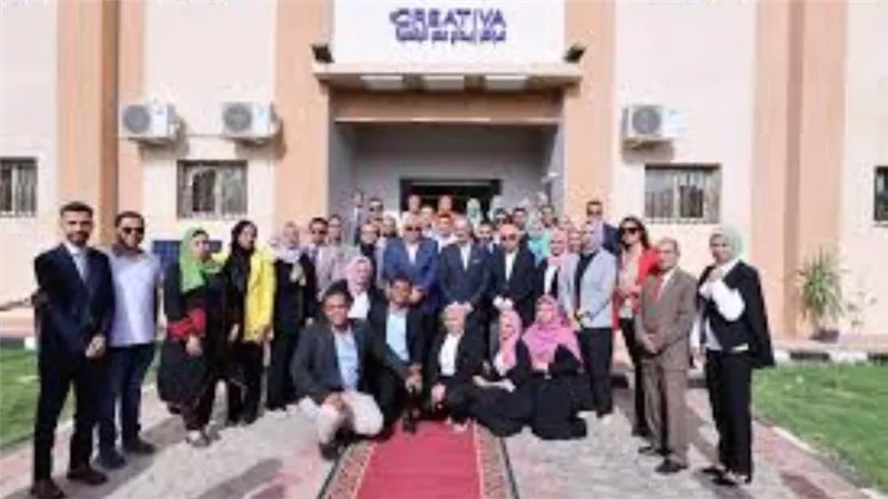وزير الاتصالات يفتتح مدرسة WE للتكنولوجيا التطبيقية التابعة للمصرية للاتصالات بمدينة الخارجة