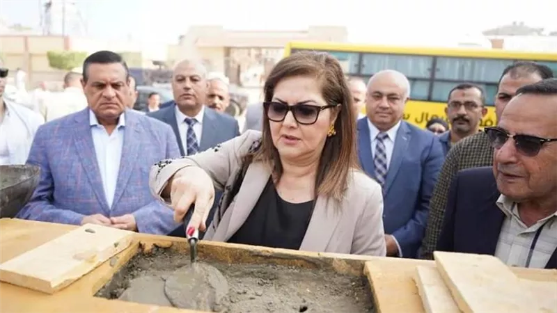 وزيرة التخطيط والتنمية الاقتصادية تضع حجر الأساس لمركز خدمات مصر بالعريش