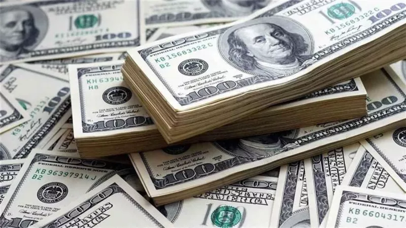 آخر تطورات سعر الدولار مقابل الجنيه المصري بمنتصف تعاملات اليوم الإثنين 