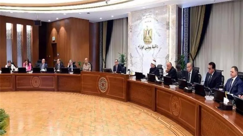 الحكومة : التعاقد مع شركة تشيكية لتنفيذ عَمرة لـ280 جرار سكة حديد