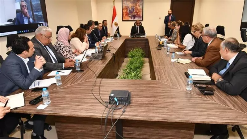 نائب وزير الإسكان يترأس الاجتماع الختامي لبعثة البنك الدولي والبنك الآسيوي بمقر الوزارة بالعاصمة الإدارية 