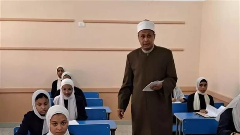 محافظ شمال سيناء يتابع الاستعدادات النهائية لامتحانات الثانوية الأزهرية 