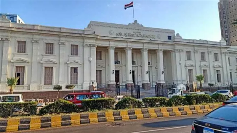 السجن 10 سنوات لمدرس ومحام روجا لبيع وثائق تاريخية بالإسكندري 