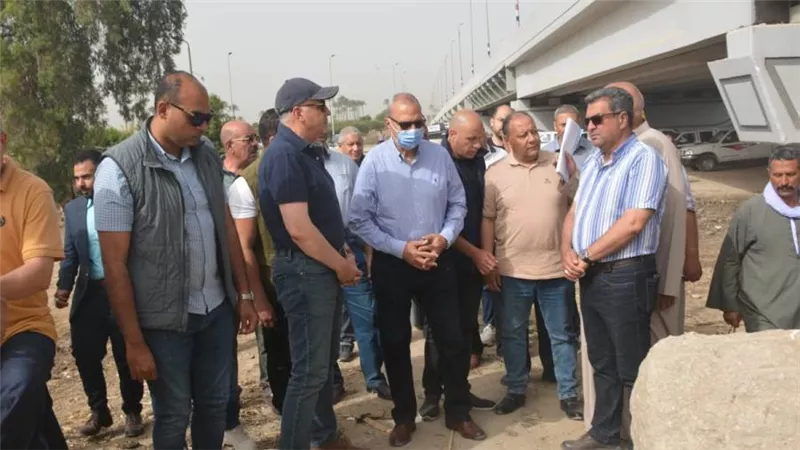 وزير الري يتفقد أعمال تطهير الترع والمصارف وحالة الكباري بالقليوبية 