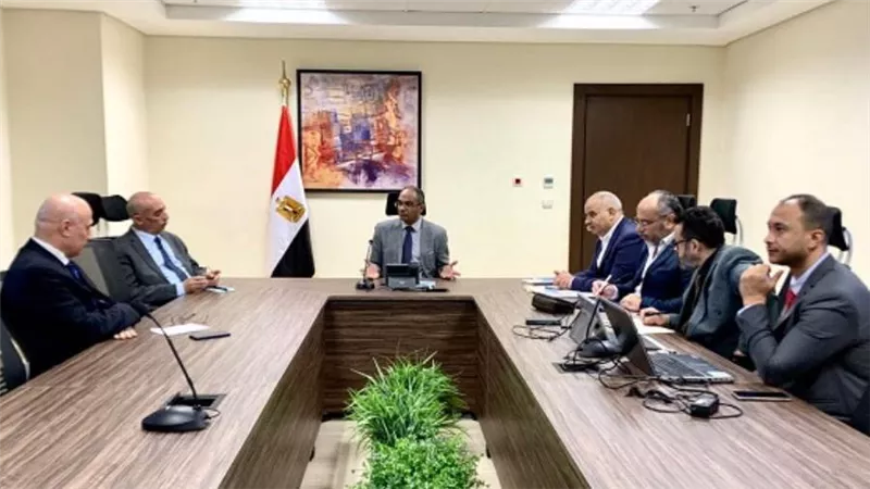 نائب وزير الإسكان يتابع موقف مشروعات مياه الشرب والصرف الصحى بمحافظتي شمال وجنوب سيناء