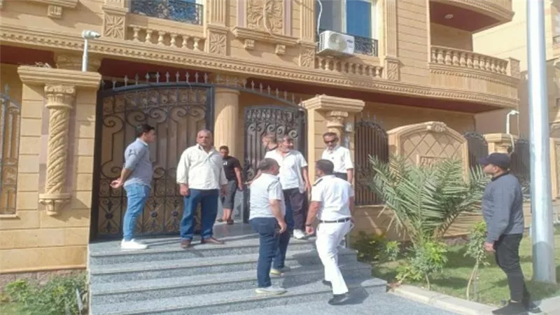وزير الإسكان يُصدر 3 قرارات لإزالة مخالفات بناء بالساحل الشمالي الغربي والعاشر من رمضان (صور)