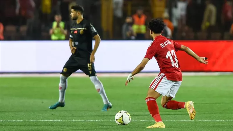 الأهلي يُنهي الشوط الأول متقدمًا على الوداد بهدف قاتل لبيرسي تاو