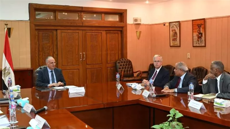 وزير الري يبحث مع ممثل مدير عام الفاو التعاون في مجال المياه 