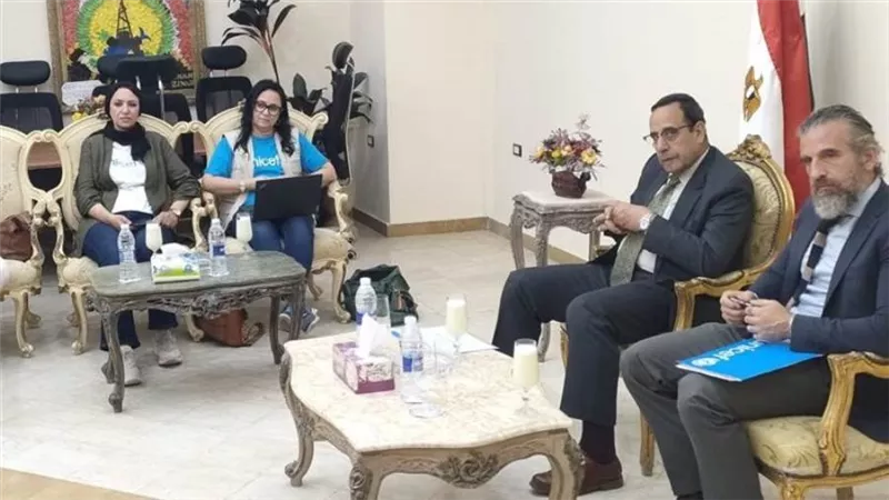 محافظ شمال سيناء يستقبل ممثل منظمة يونسيف في مصر خلال زيارته للعريش 