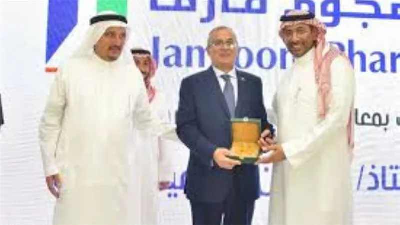 وزير الصناعة والثروة المعدنية السعودي في زيارة ميدانية لمدينة الدواء المصرية