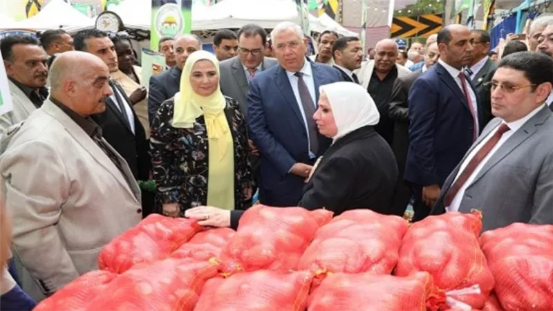 وزيرا الزراعة والتضامن ومحافظ الجيزة يفتتحون معرض زهور الربيع الـ 90 (صور)