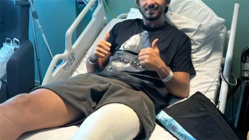  أحمد حجازي بعد خضوعه لعملية الرباط الصليبي