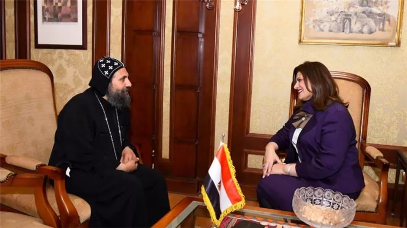 وزيرة الهجرة تستقبل كاهن كنيسة السيدة العذراء والقديسة دميانة  بأيرلندا