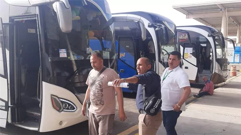السياحة: استقبال أول أفواج الحج البري بمنافذ وموانئ مصر والسعودية والأردن