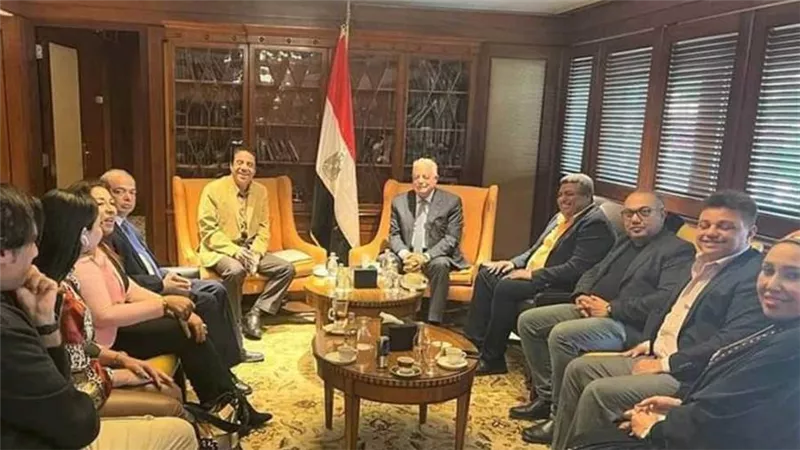 اللمسات النهائية قبل انطلاق مهرجان شرم الشيخ للسينما العربية