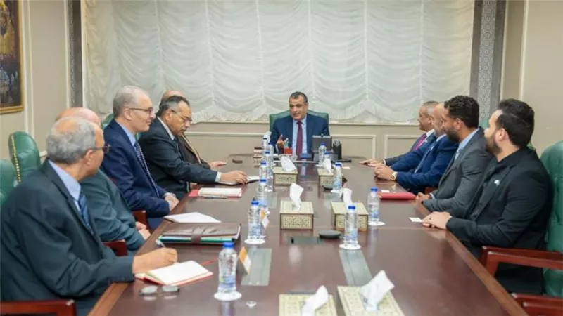  وزير الدولة للإنتاج الحربى يستقبل وفد مجموعة 