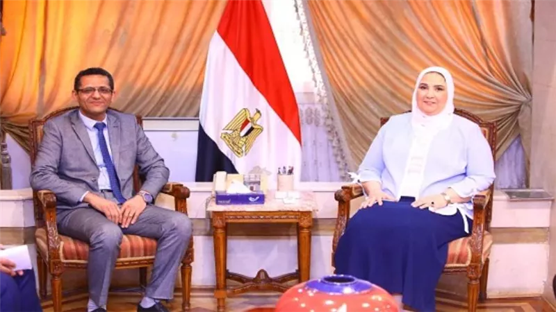 وزيرة التضامن تلتقي نقيب الصحفيين لمناقشة الحماية الاجتماعية والتأمينية للصحفيين (صور)