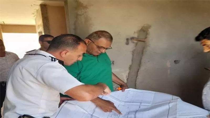حملة مكبرة لإزالة مخالفات بناء بمنطقة 