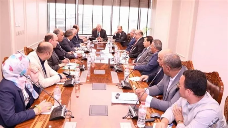 وزير الزراعة يبحث مع رئيس جامعة حلوان التعاون في مجال البحوث العلمية الزراعية التطبيقية (صور)