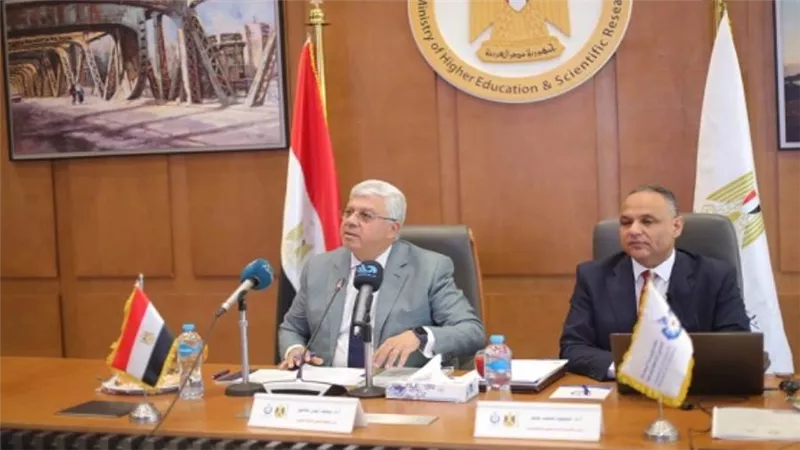 وزير التعليم العالي يرأس اجتماع مجلس أكاديمية البحث العلمي والتكنولوجيا بالعاصمة الإدارية الجديدة (صور)
