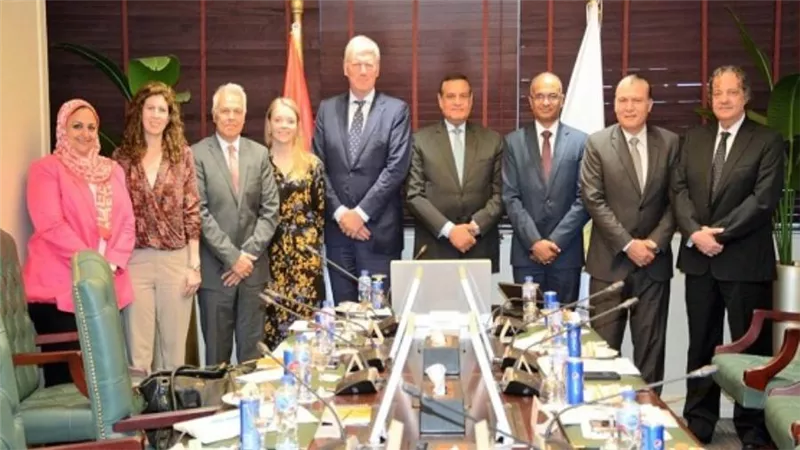 وزير التنمية المحلية يرأس اجتماع لجنة تسيير مشروع  تعزيز استدامة خدمات المياه الشرب والصرف بصعيد مصر (صور)