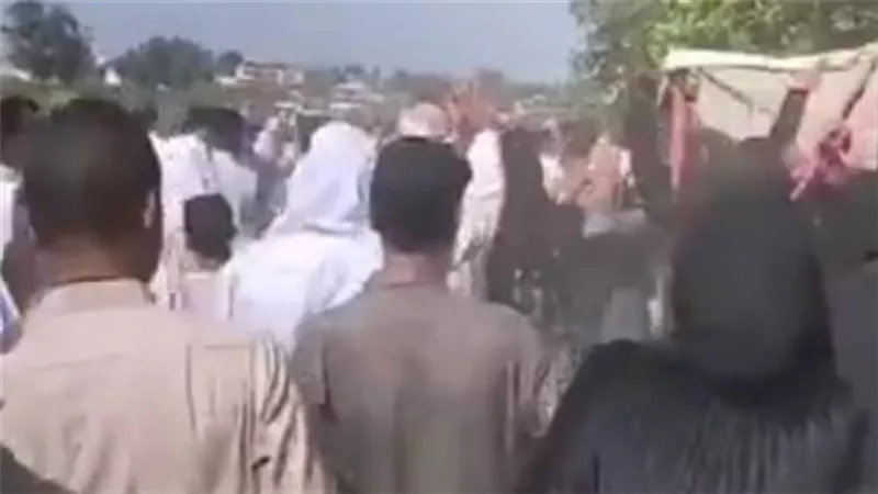 6 جثث من عائلة واحدة، المئات يشيعون ضحايا حادث طريق إسكندرية الصحراوي